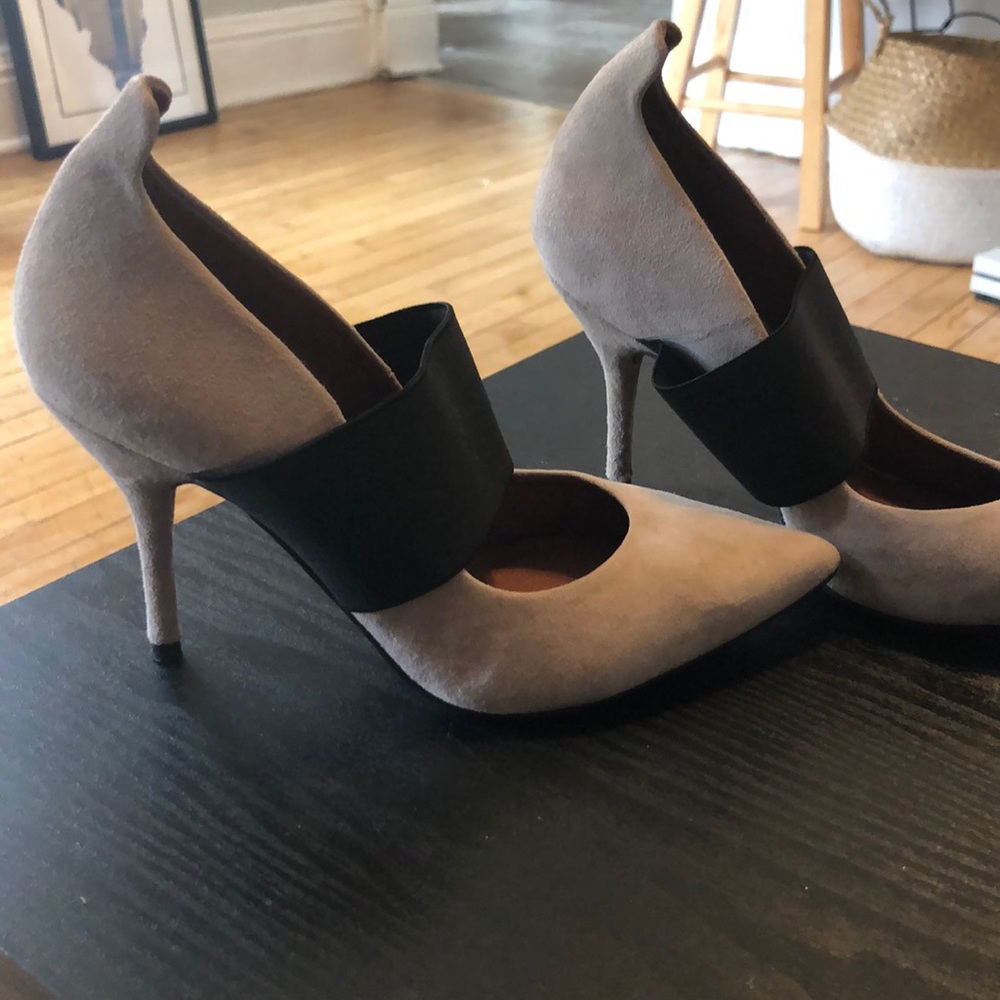 Heels - Picture 2 of 2